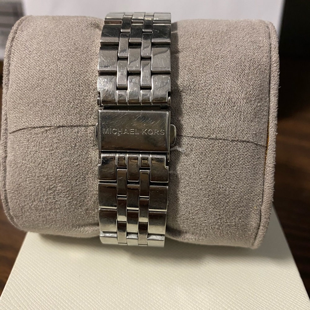 MK watch